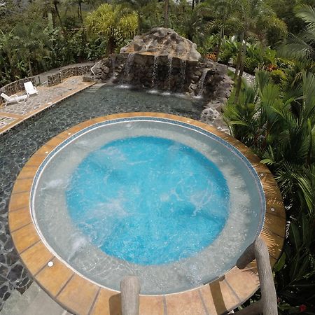 Mussaenda, Arenal Hotel La Fortuna Luaran gambar