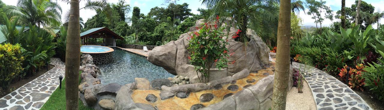 Mussaenda, Arenal Hotel La Fortuna Luaran gambar
