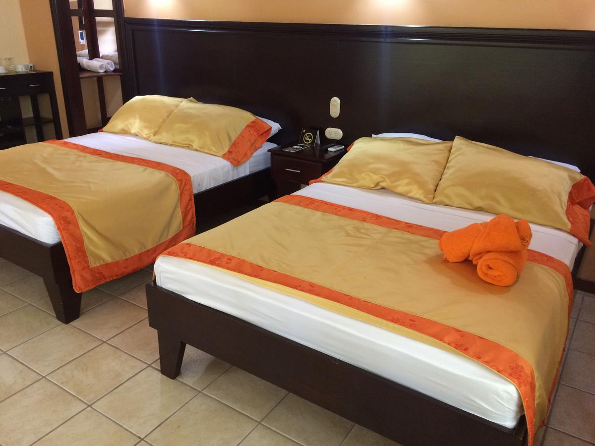 Mussaenda, Arenal Hotel La Fortuna Luaran gambar