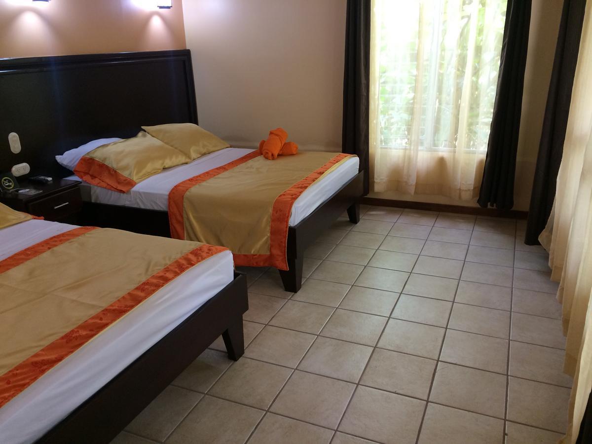Mussaenda, Arenal Hotel La Fortuna Luaran gambar