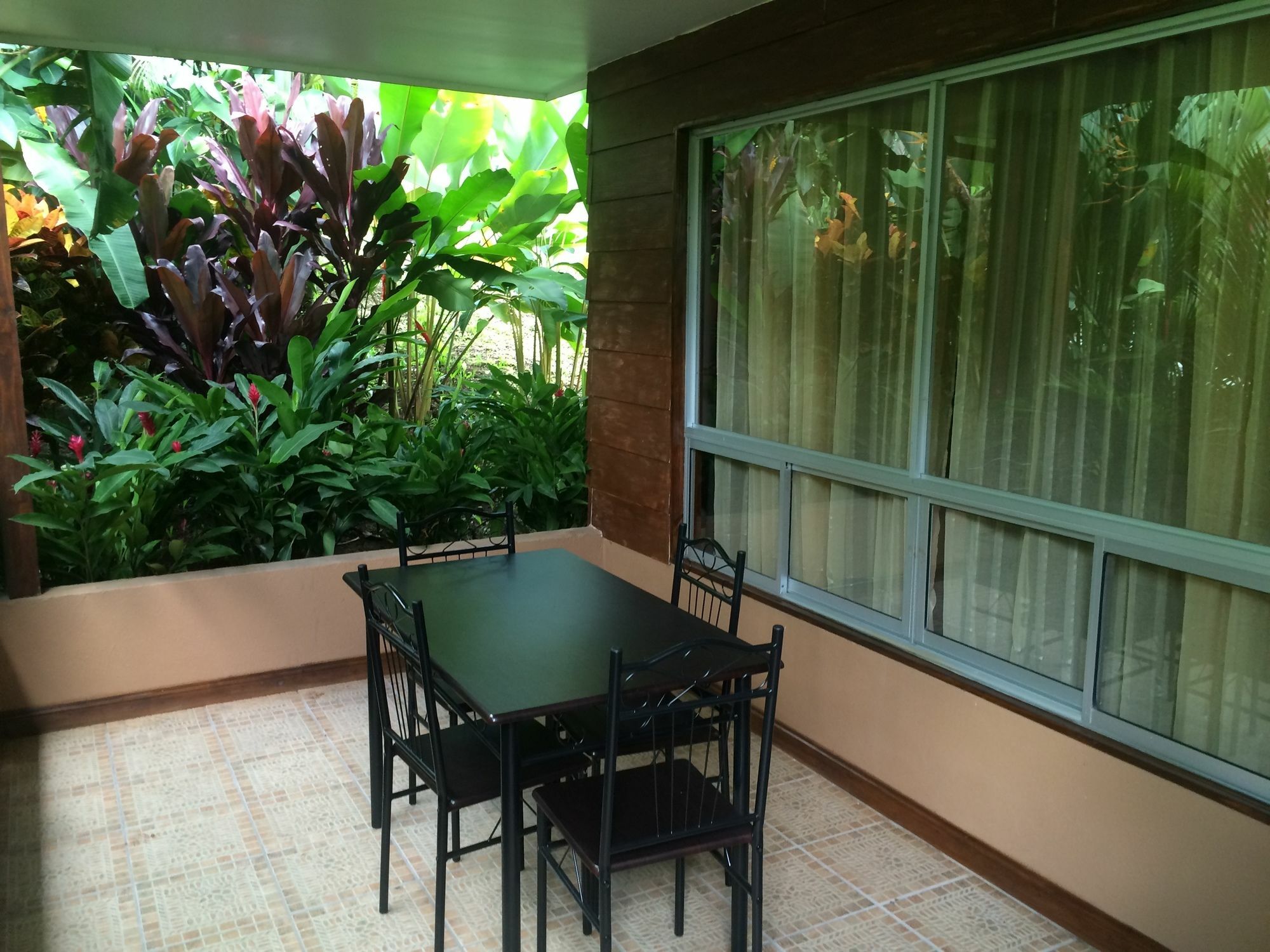 Mussaenda, Arenal Hotel La Fortuna Luaran gambar