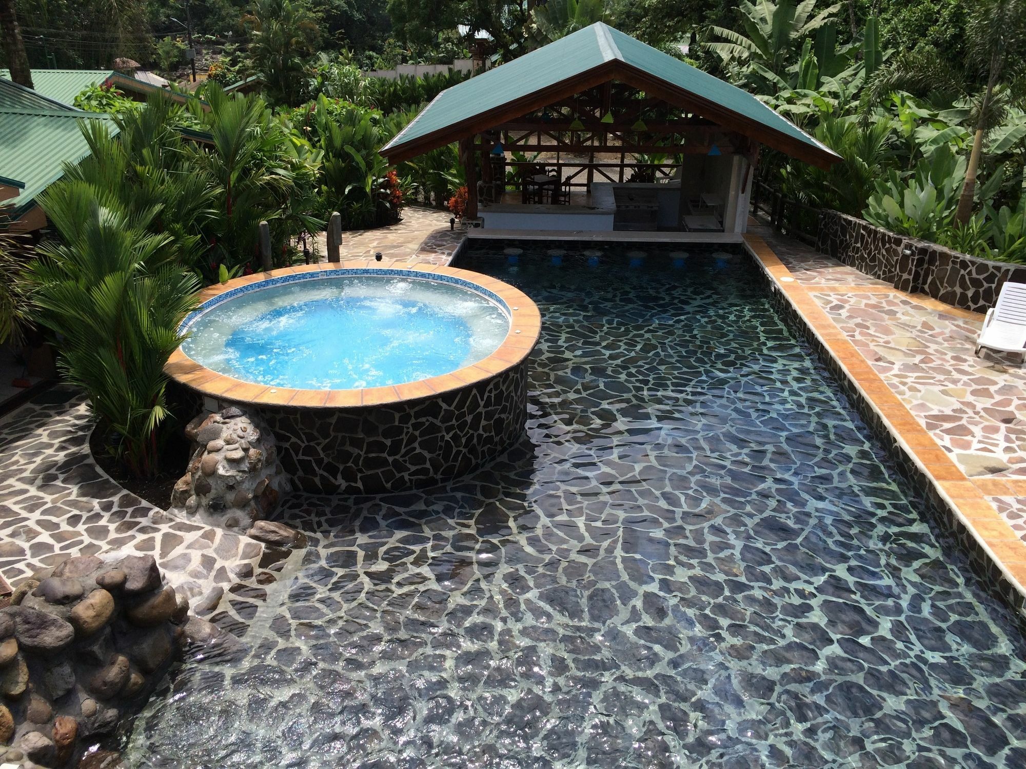Mussaenda, Arenal Hotel La Fortuna Luaran gambar